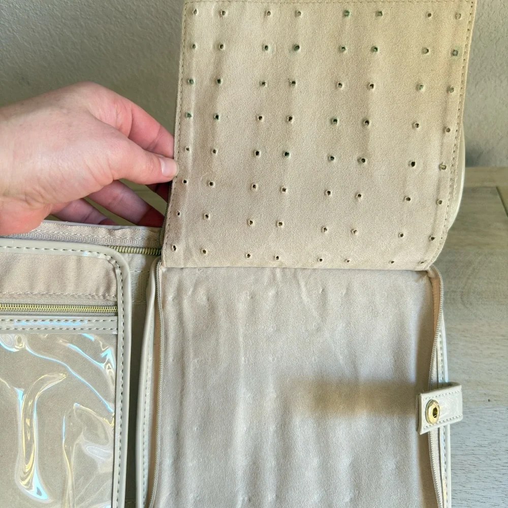 Kendra Scott The Zip Away Jet Set Jewelry Organizer